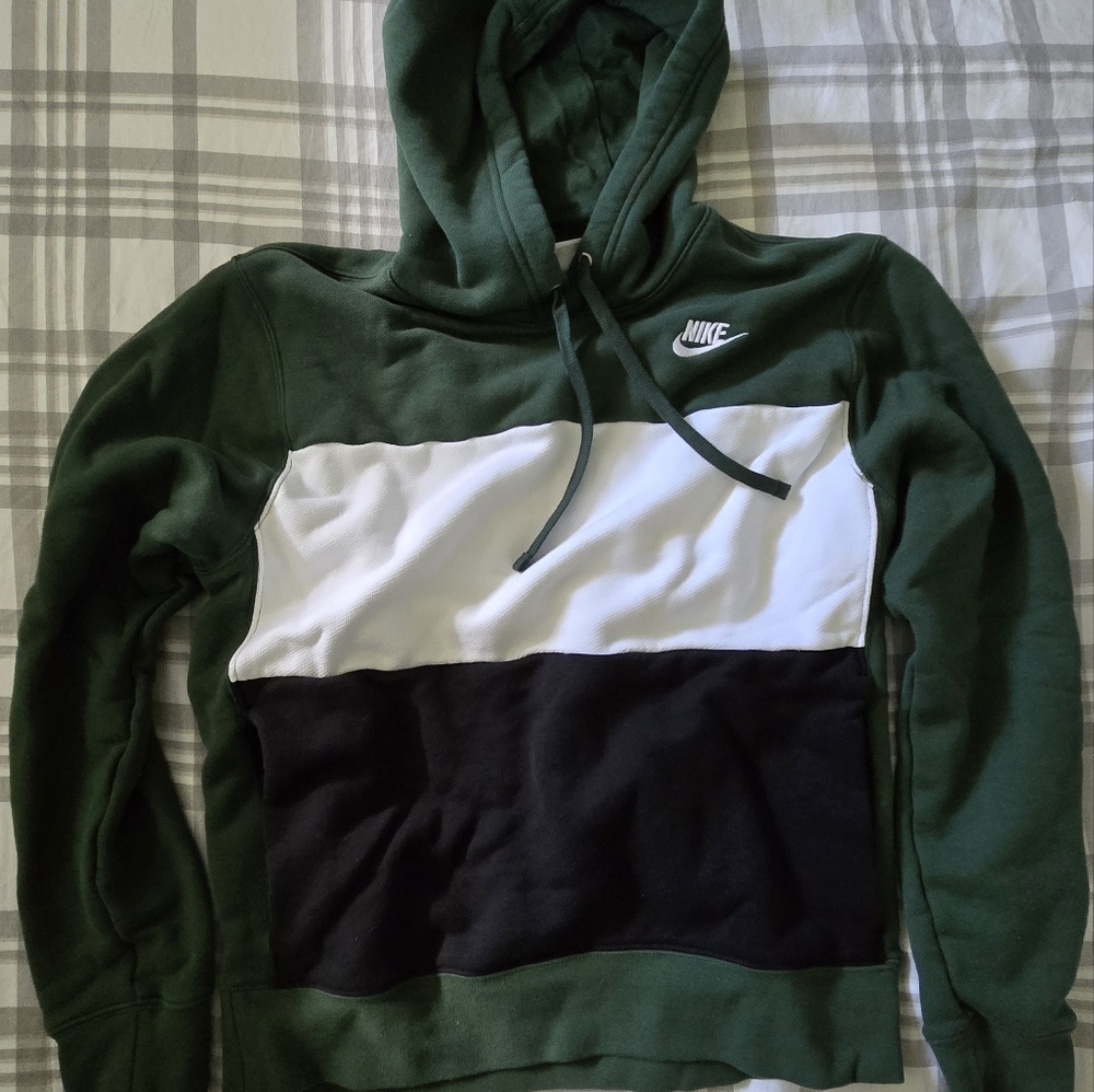 Nike Green, White, and Black Men's Sweater